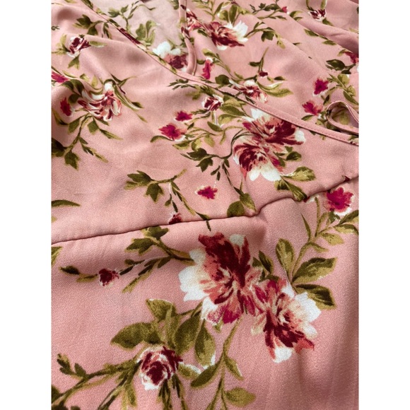 Pink floral dress 💕 - Picture 7 of 9